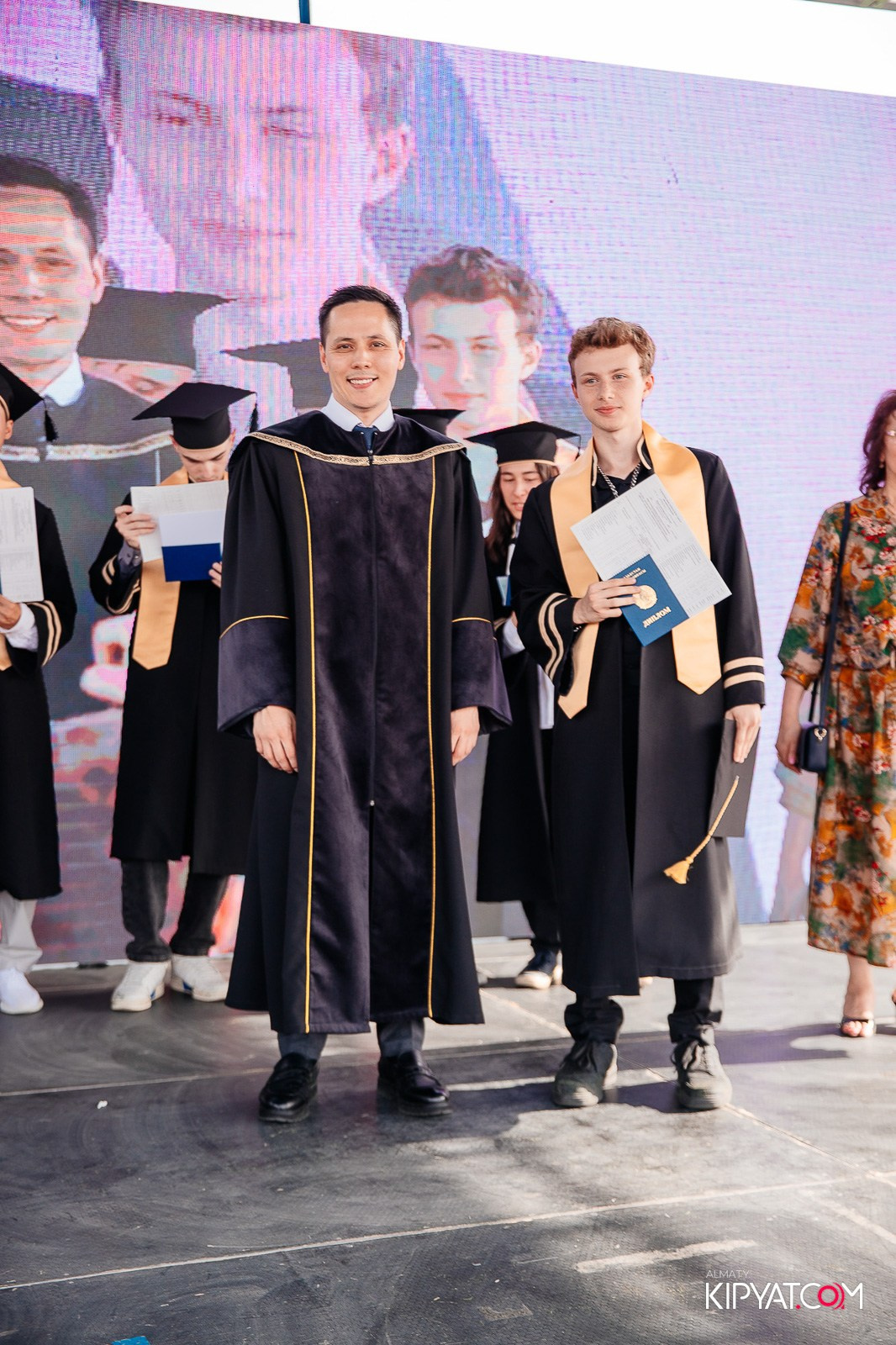 ВРУЧЕНИЕ ДИПЛОМОВ — НАРХОЗ КОЛЛЕДЖ. Part 3. КИПЯТКОМ АЛМАТЫ!