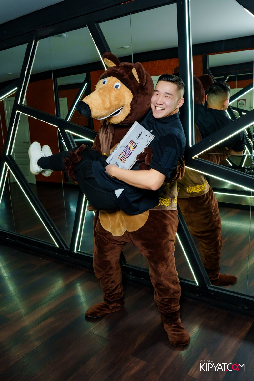 УХО И МЕДВЕДЬ НА САИНА. КИПЯТКОМ АЛМАТЫ!