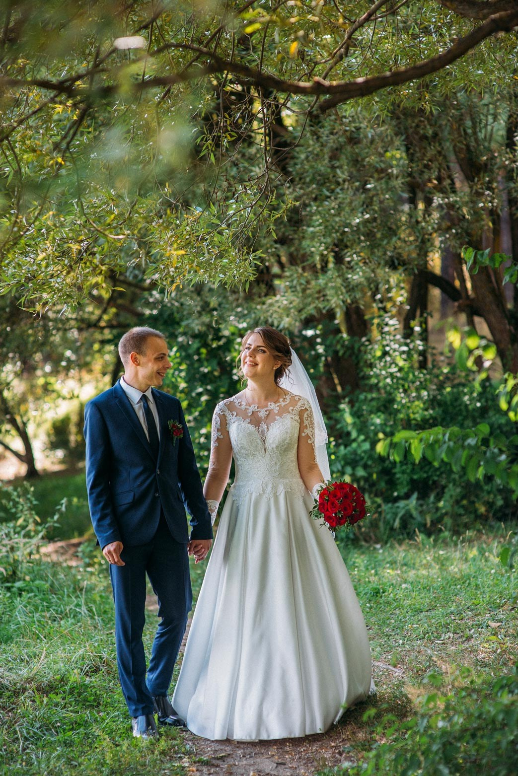 Свадебный фотограф в Иваново Александр Кондаков | Живые эмоции. Фотограф для маркетплейсов в Иваново | Съемки одежды и белья