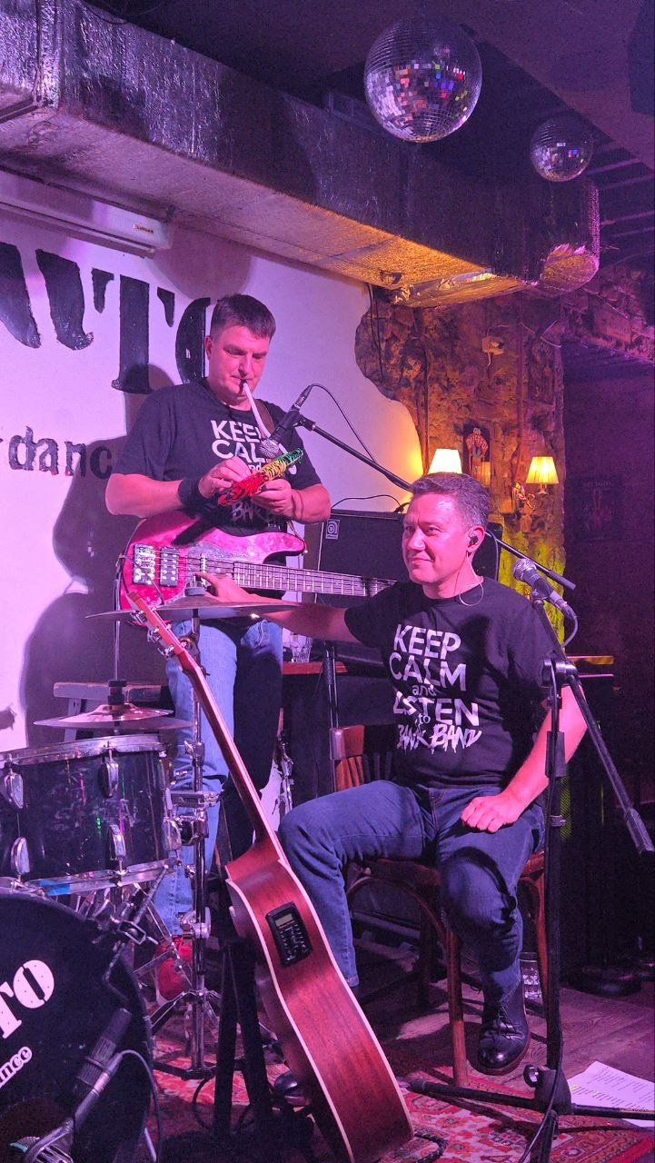 DeFaqto 15.10.2025. Московская кавер-группа BankBand