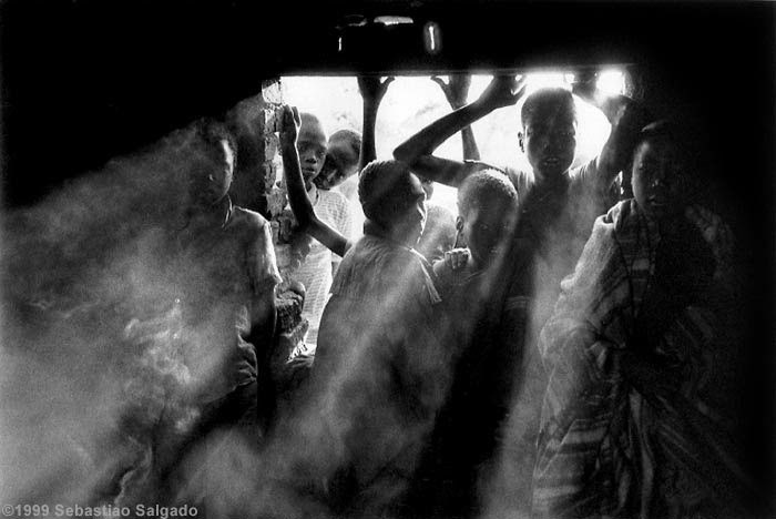документальная фотография Себастиана Сальгаду из проекта о беженцах