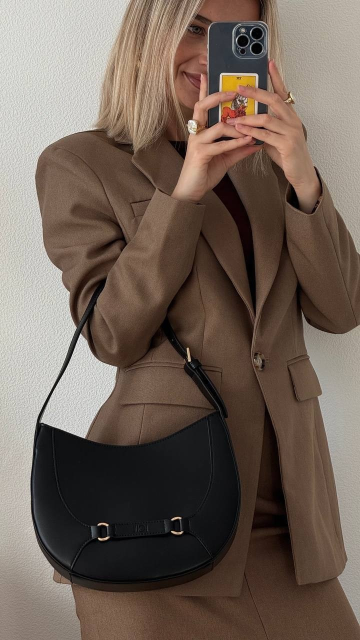 Виктория Н Размер ХS, Рост 165, Параметры 85/62/88. LUNAPRO Дом стильных, сборных и индивидуальных съемок для брендов