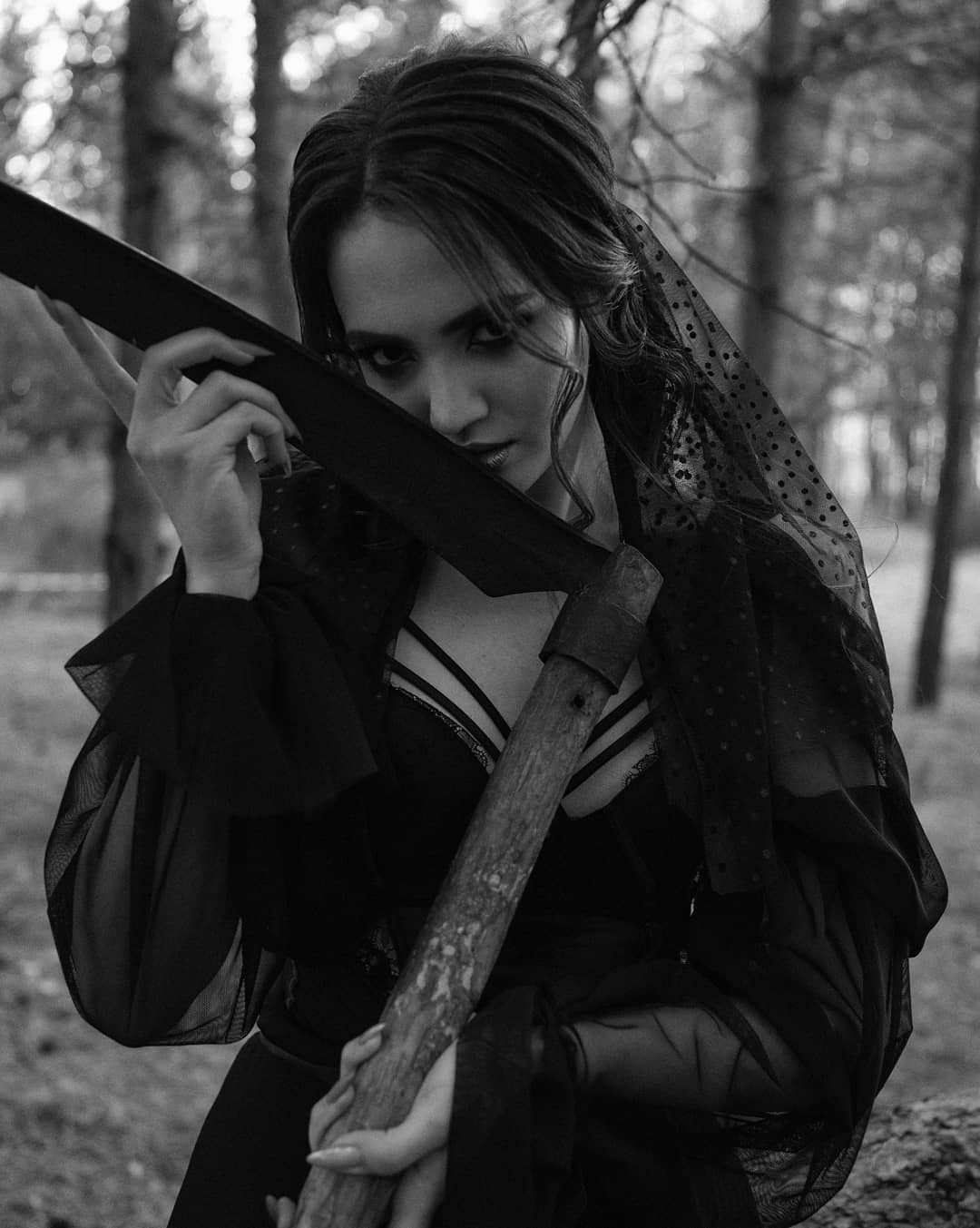 Ведьма. Анна Парсанова.ФОТОГРАФ