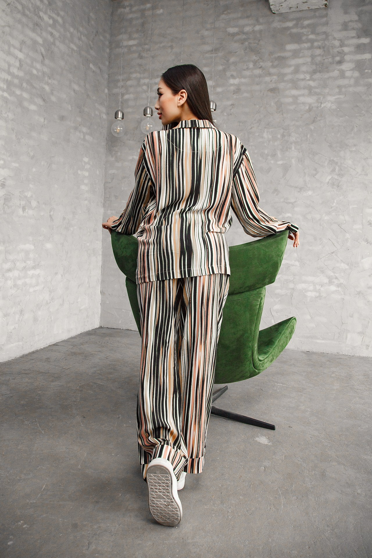 Реклама женской одежды. Натан Супервайзер по Продакшену