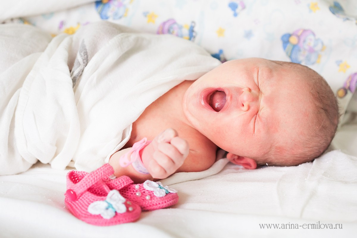 Выписка из роддома. Репортажный, семейный и детский фотограф в Пензе и Заречном Арина Ермилова. Картины барельеф на заказ
