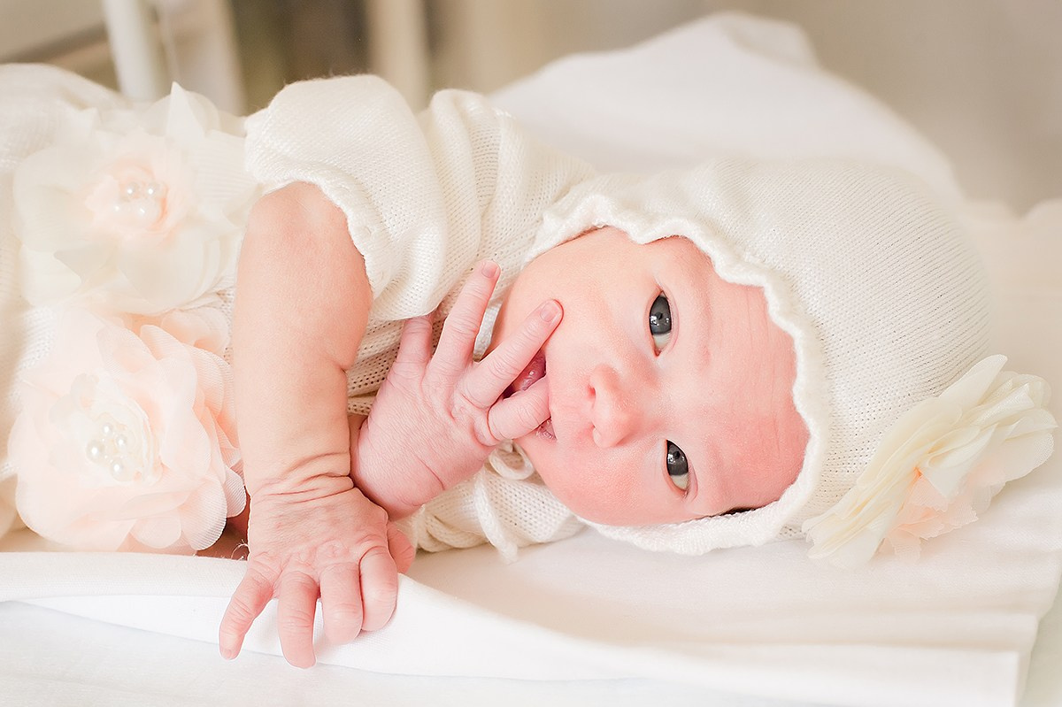Выписка из роддома. Репортажный, семейный и детский фотограф в Пензе и Заречном Арина Ермилова. Картины барельеф на заказ