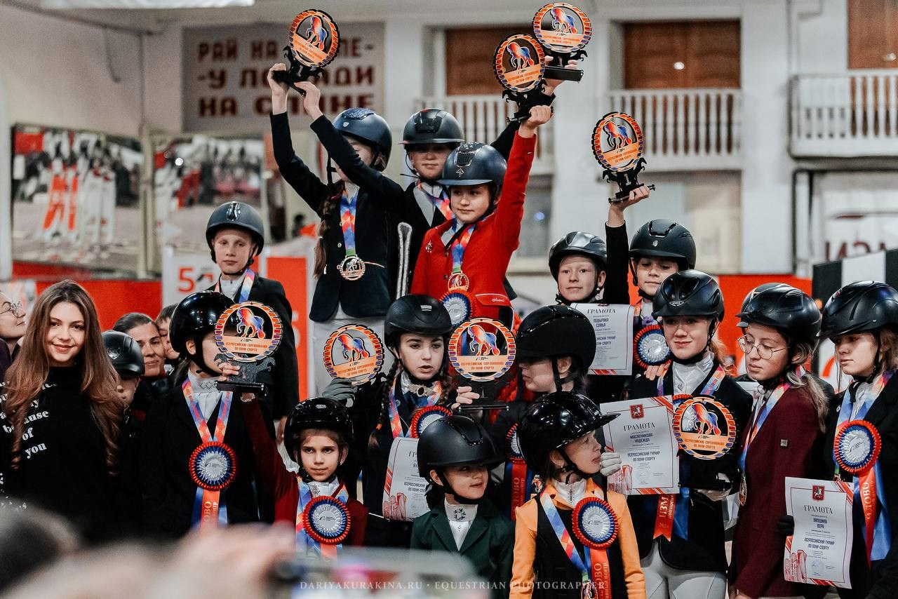КОНКУР в КЦ ИЗМАЙЛОВО, «ГЕОСКАЧКИ». Куракина Дарья • Конный фотограф