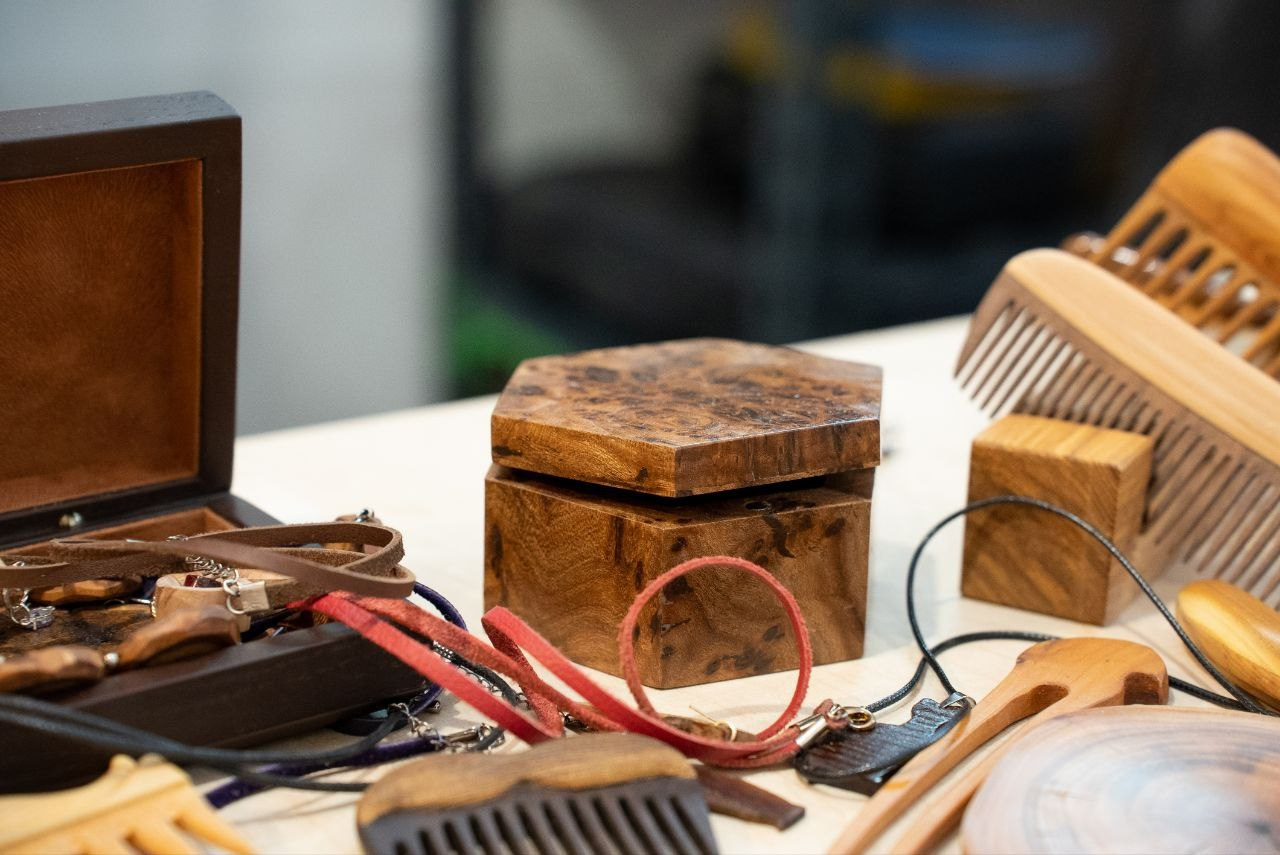 Съемка для мастерской «LIFEforWOOD» 📸+🎬. Видеограф / Фотограф  — Яна Спащанская