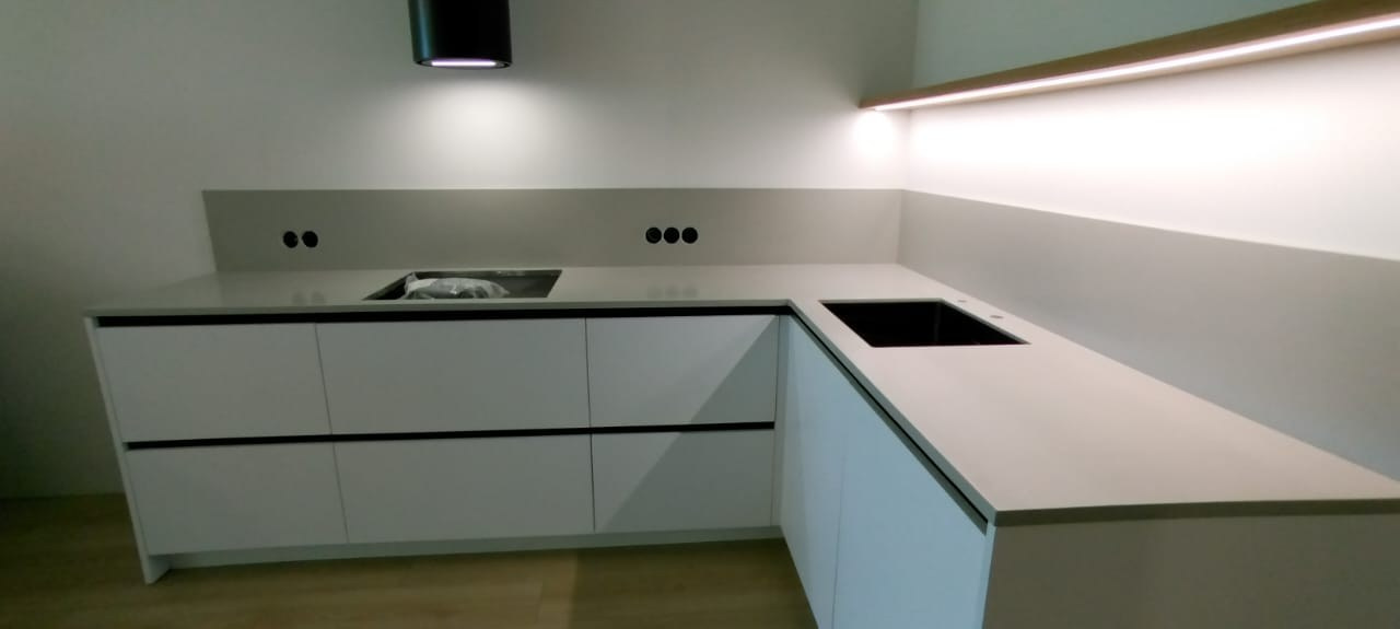 Фото с монтажа |Мебель на заказа: кухни, шкафы и т.д. в Томске. ГУДРУМ — Мебель на заказ в Томске | Кухни | Шкафы | Стулья и Столы