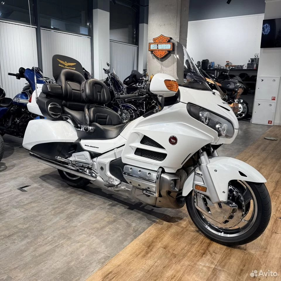 2017 honda Goldwing (White Pearl). Hello Davidson, Москва. Только хорошие мотоциклы…