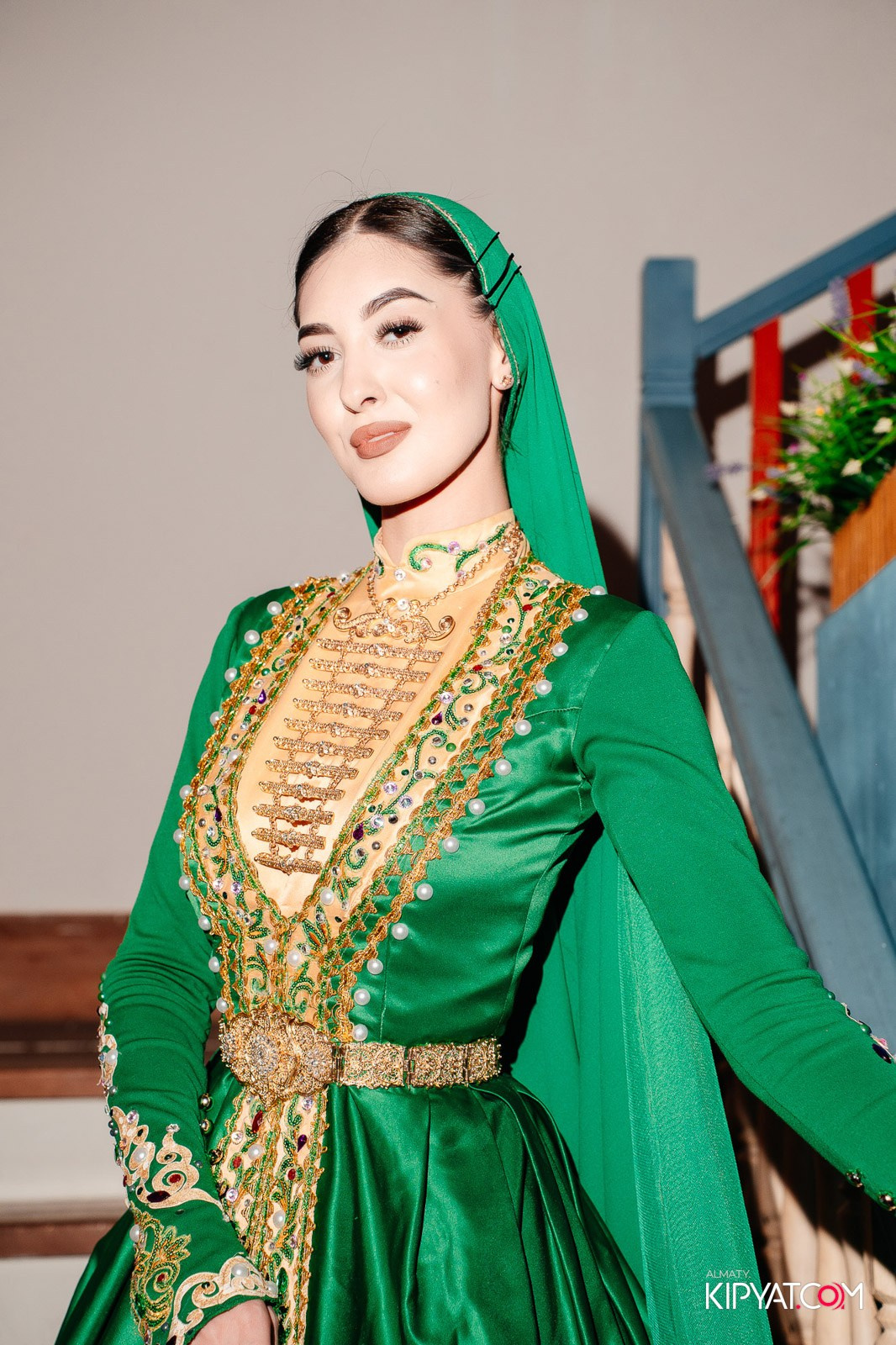 ГРУЗИНСКИЙ ДВОР НА КАБАНБАЙ БАТЫРА. КИПЯТКОМ АЛМАТЫ!