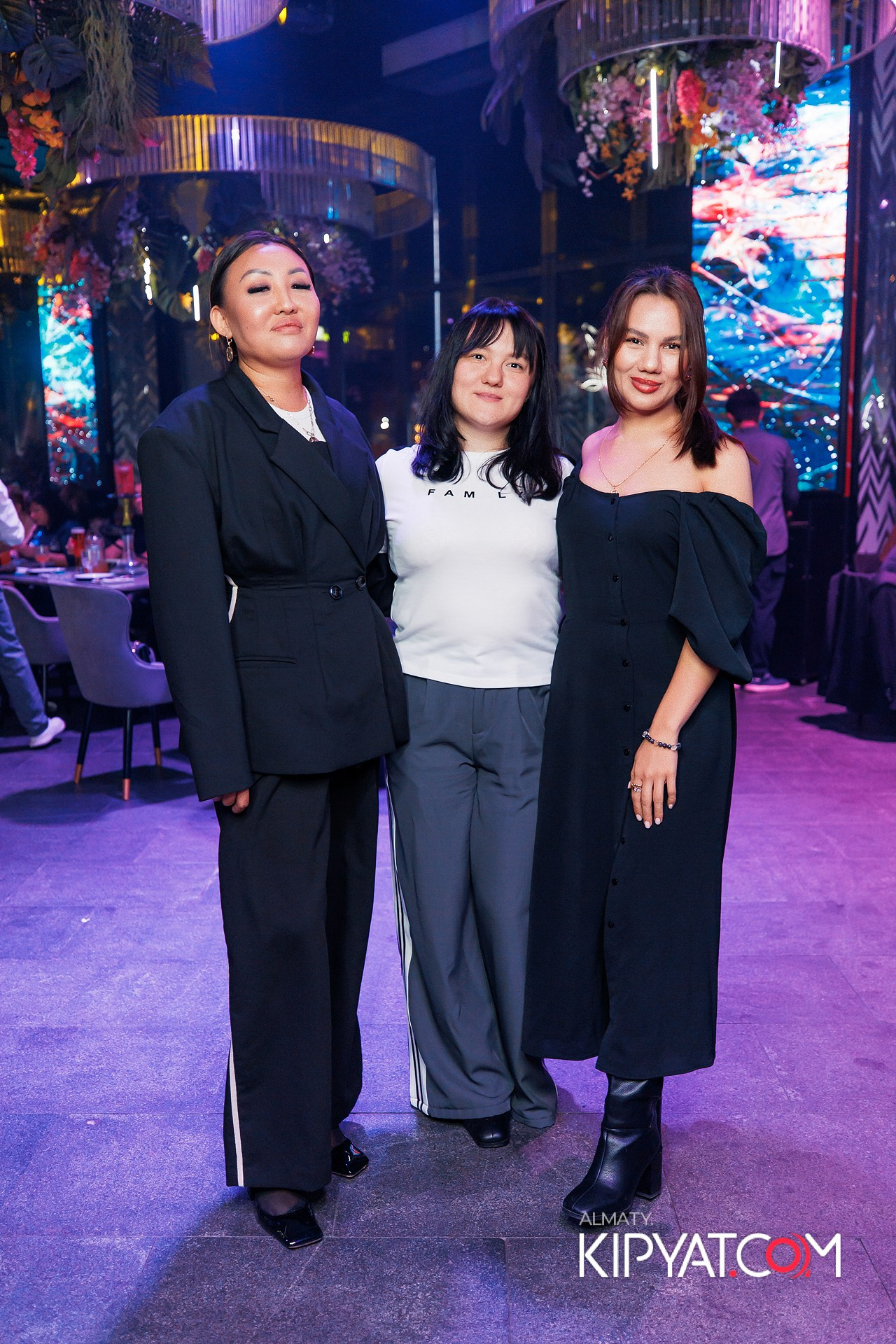 FRIENDS BAR & TERRACE. КИПЯТКОМ АЛМАТЫ!