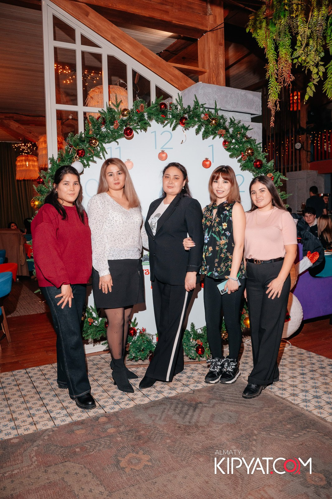 ГРУЗИНСКИЙ ДВОР НА КАБАНБАЙ БАТЫРА. КИПЯТКОМ АЛМАТЫ!