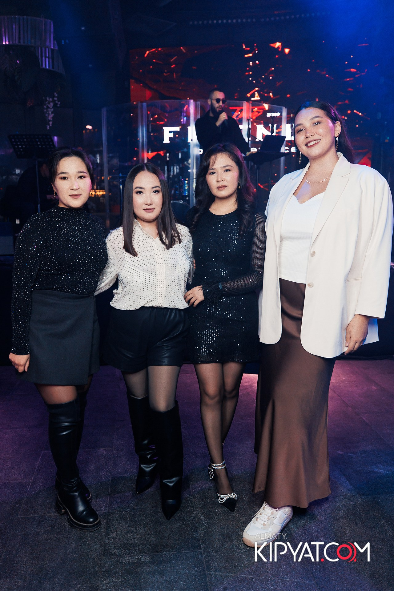 FRIENDS TERRACE & BAR. КИПЯТКОМ АЛМАТЫ!