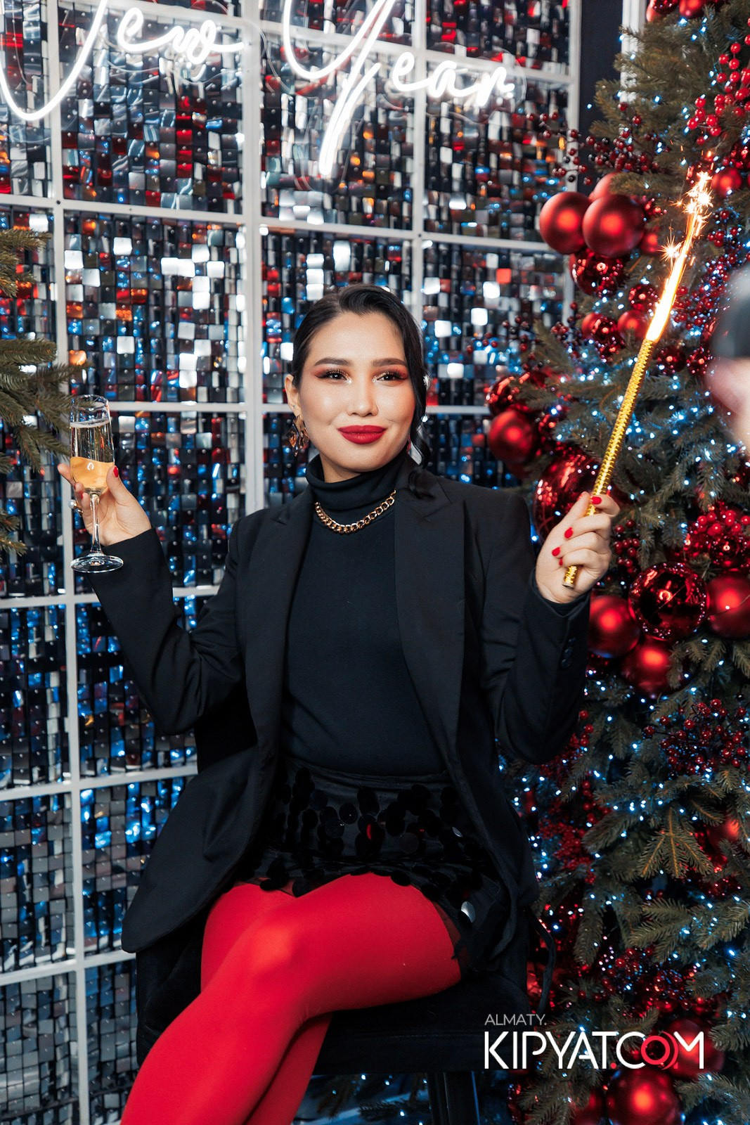 FRIENDS BAR & TERRACE. КИПЯТКОМ АЛМАТЫ!