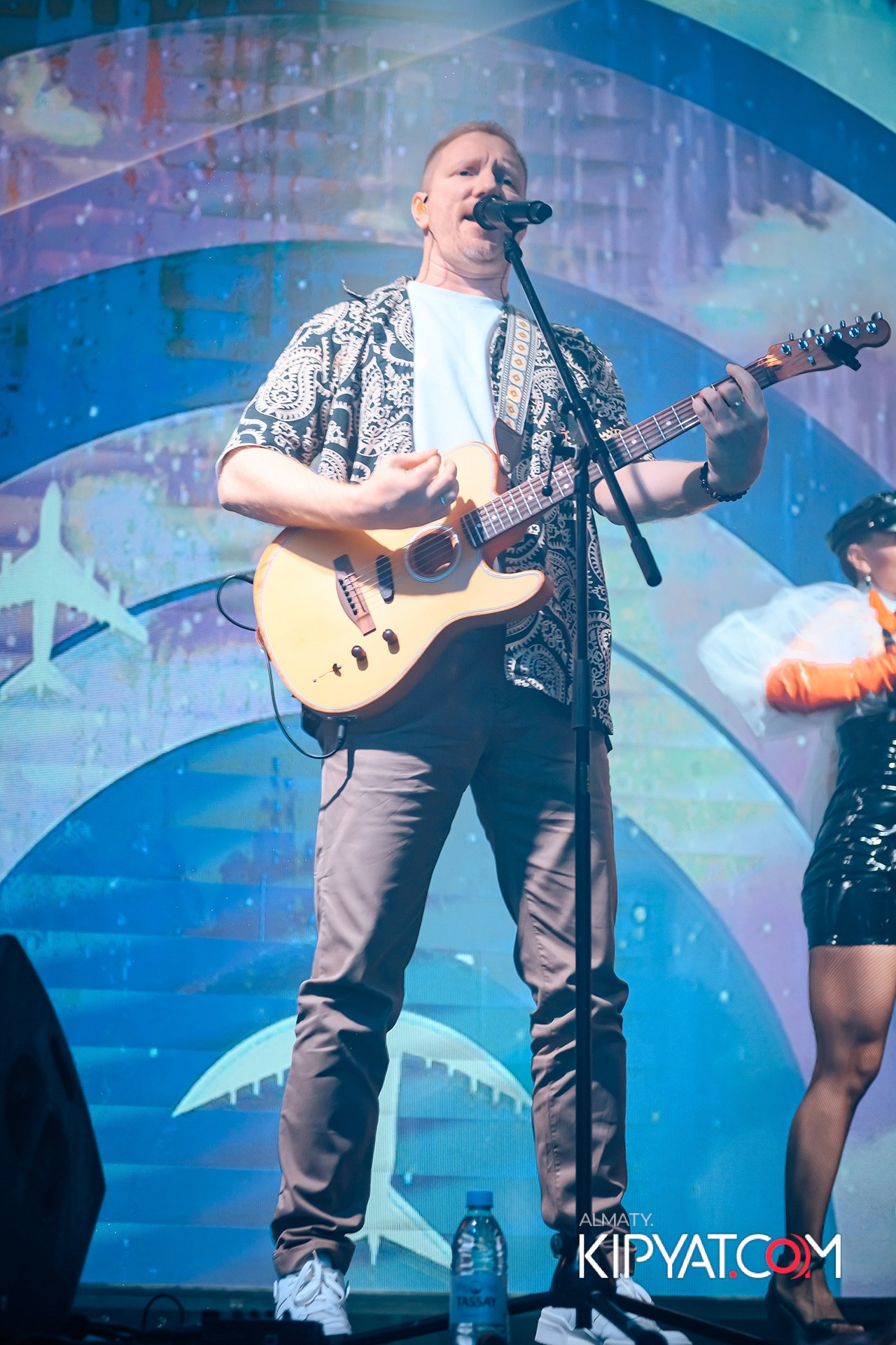 SANTA BARBARA ВЫСТУПЛЕНИЕ ГРУППЫ БРАТЬЯ ГРИММ. КИПЯТКОМ АЛМАТЫ!