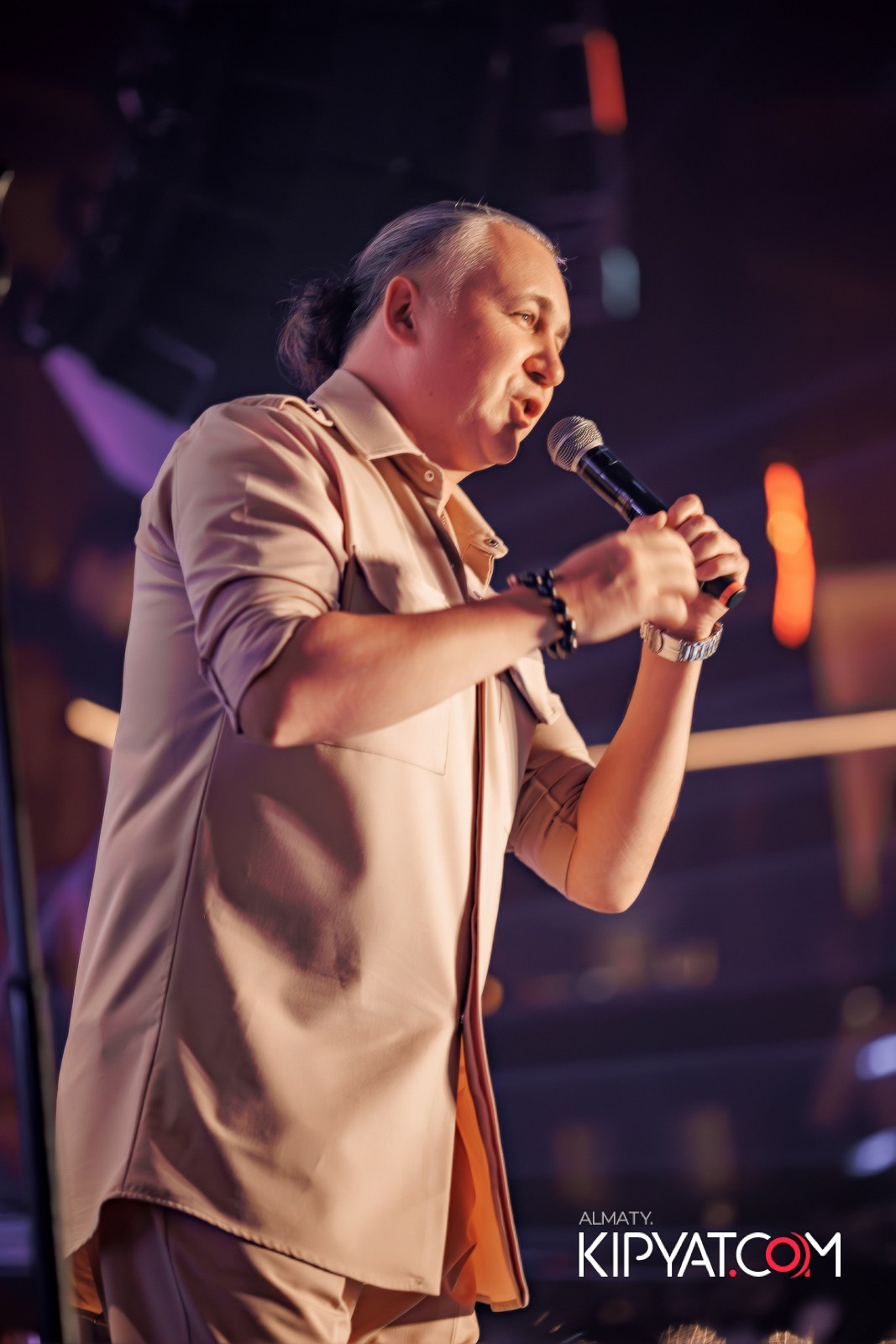 SANTA BARBARA — ПИТ ДЖЕЙСОН (ГР. ПРЕМЬЕР-МИНИСТР) И ИЛЬЯ ЗУДИН (ГР. ДИНАМИТ) НА ПРЕДНОВОГОДНЕЙ ВЕЧЕРИНКЕ. КИПЯТКОМ АЛМАТЫ!