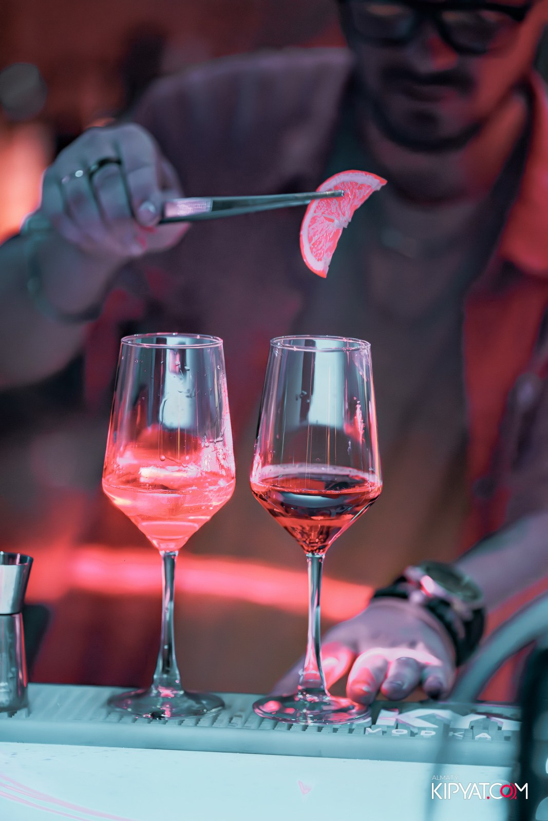 SANTA RAVE В НОЧНОМ КЛУБЕ SANTA BARBARA. КИПЯТКОМ АЛМАТЫ!