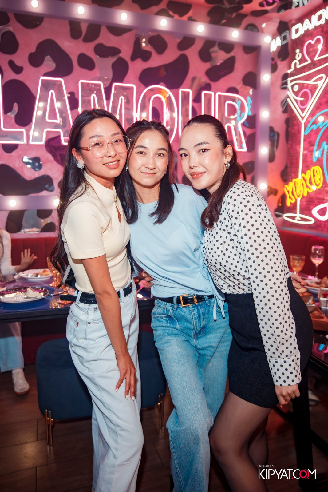 УХО И МЕДВЕДЬ НА КУРМАНГАЗЫ. КИПЯТКОМ АЛМАТЫ! Фотосъемка мероприятий в Алматы