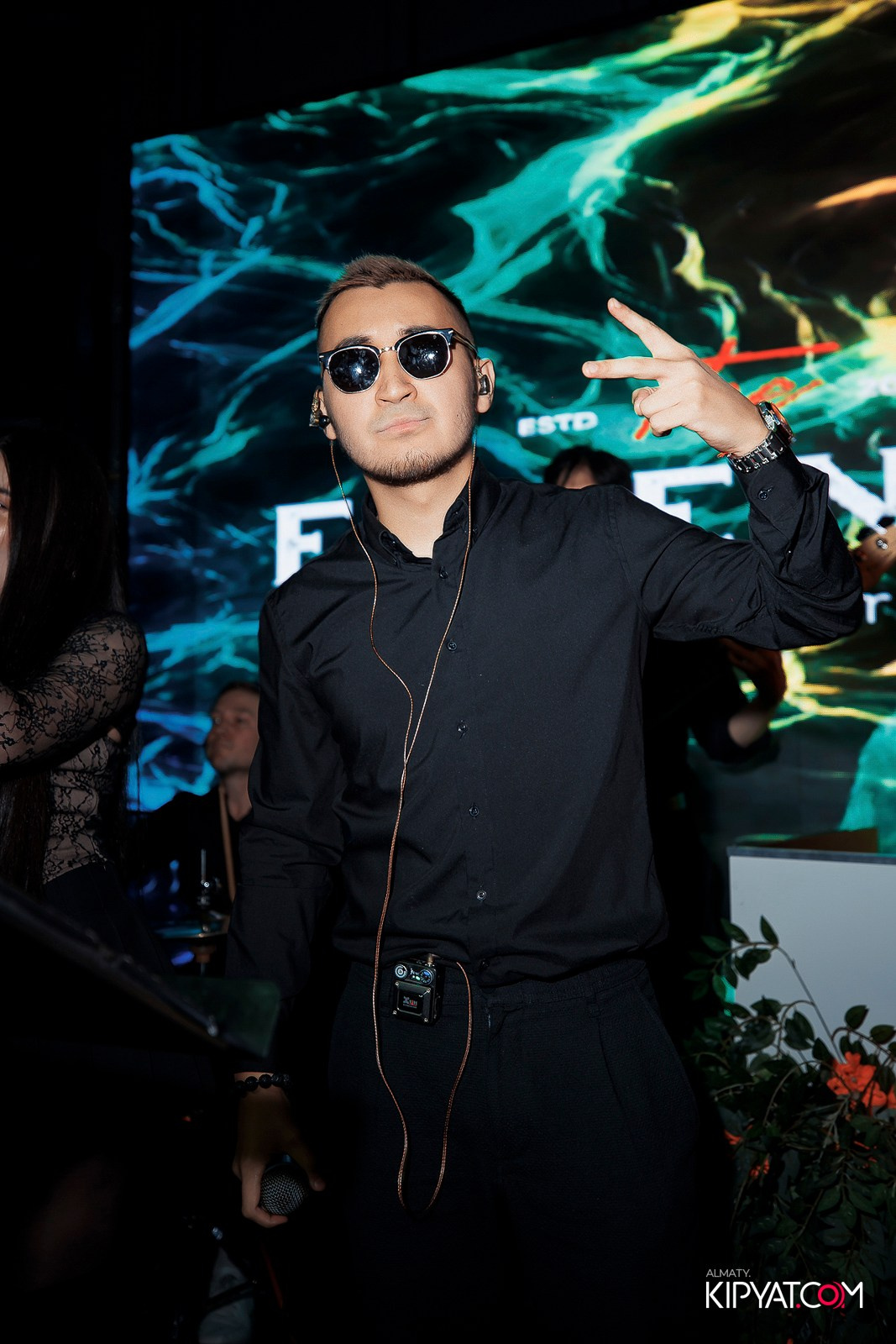 FRIENDS BAR & TERRACE. КИПЯТКОМ АЛМАТЫ!