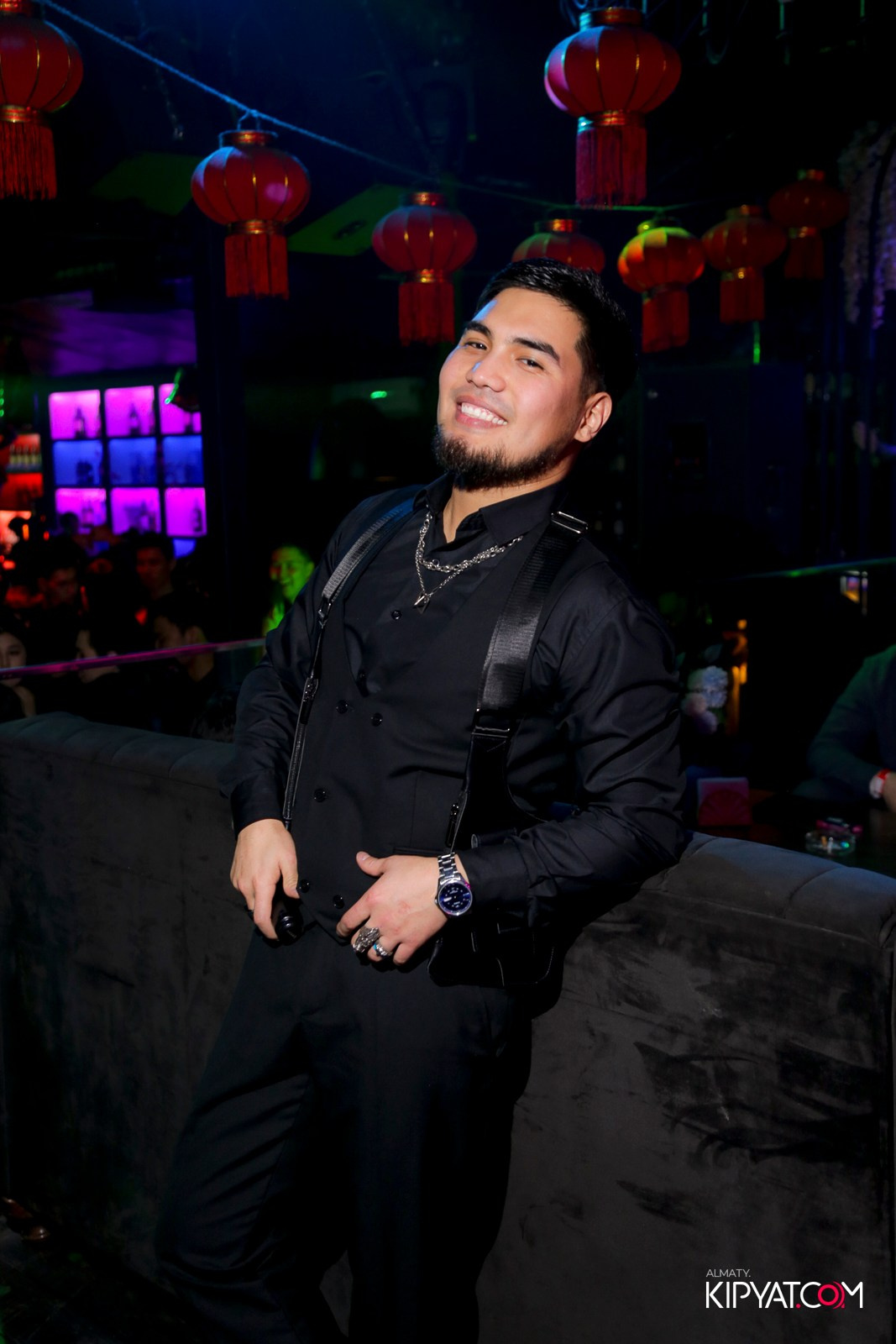 UYAT EMES BAR. КИПЯТКОМ АЛМАТЫ!