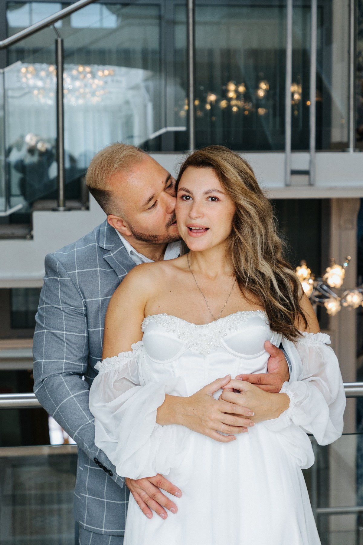 Свадебная регистрация и микропрогулка в Петергофе. Фотограф крещение венчание в Петербурге! Помогает подобрать храм и посоветовал душевного батюшку в СПб