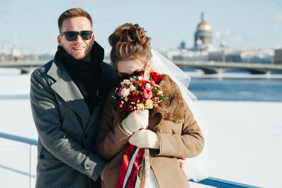 Зимняя свадебная фотосъемка в Санкт-Петербурге. Фотограф крещение венчание в Петербурге! Помогает подобрать храм и посоветовал душевного батюшку в СПб