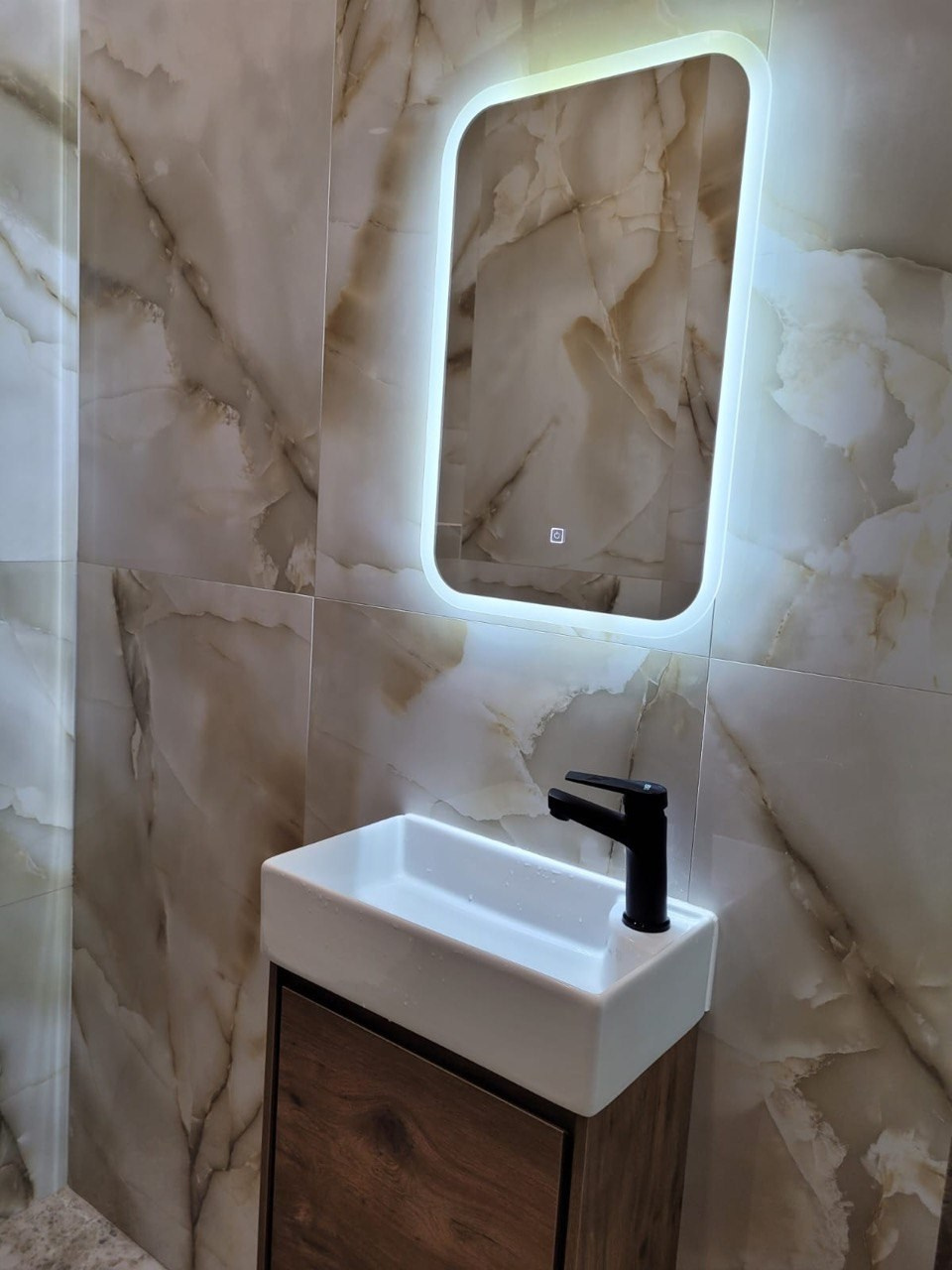 Ванная комната (ул. Ильгама Шакирова д. 18). Ремонт санузла, туалета, ванной под ключ в Казани. Укладка плитки