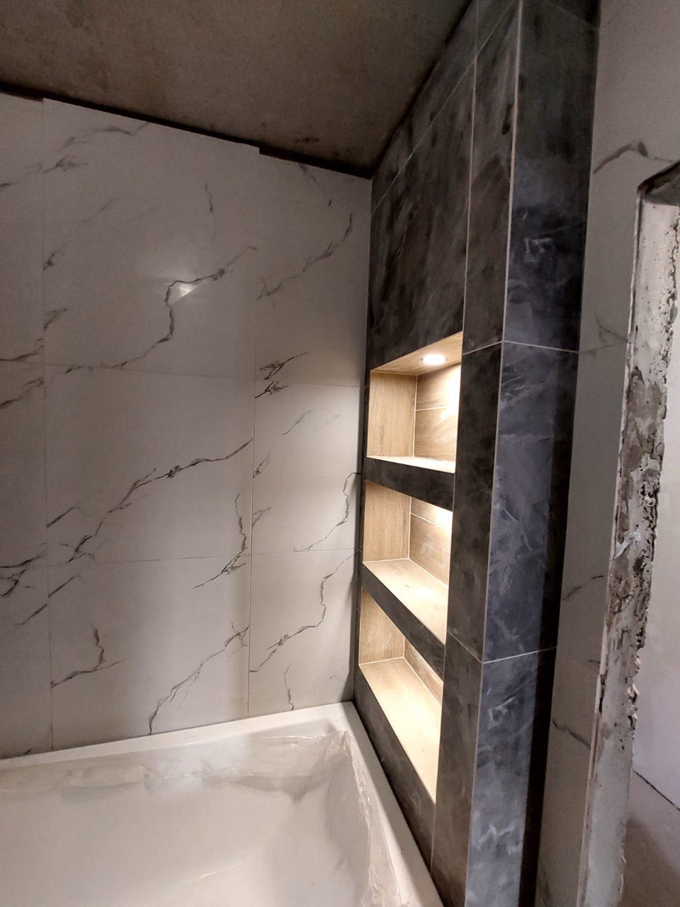 Ванная комната (ул. Натана Рахлина д. 15/1). Ремонт санузла, туалета, ванной под ключ в Казани. Укладка плитки