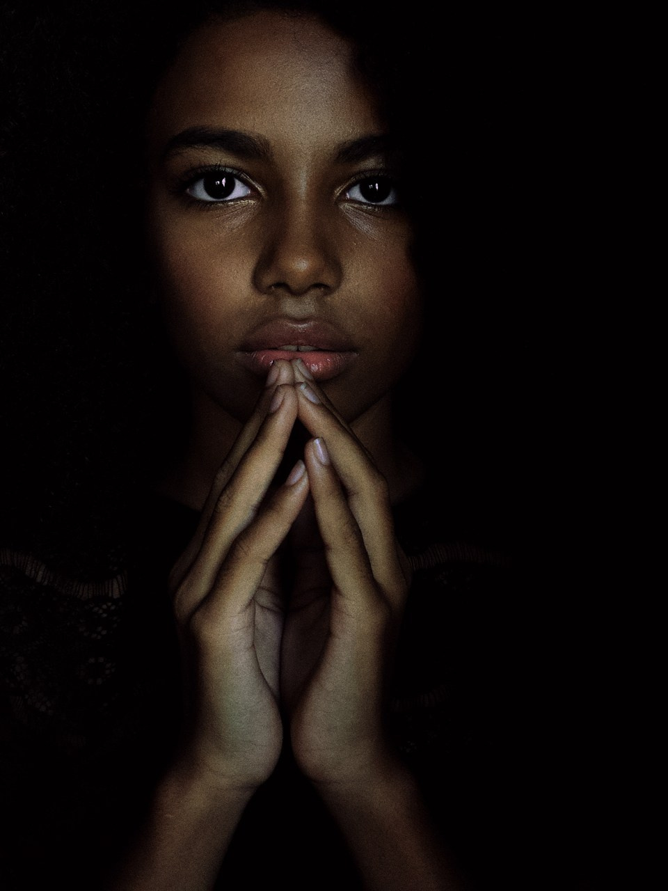 Современная концептуальная фотография о теле, уязвимости и идентичности. Визуальная практика на стиле честности, пост-иронии и искусства.Рекламная фотография, Концептуальная фотография, Современный художник, Психология, Коммерческий фотограф, Репортажный фотограф, Стрит фотография, Арт, Сюрреализм, Мобильная фотография, Снято на айфон, Дима Бурза