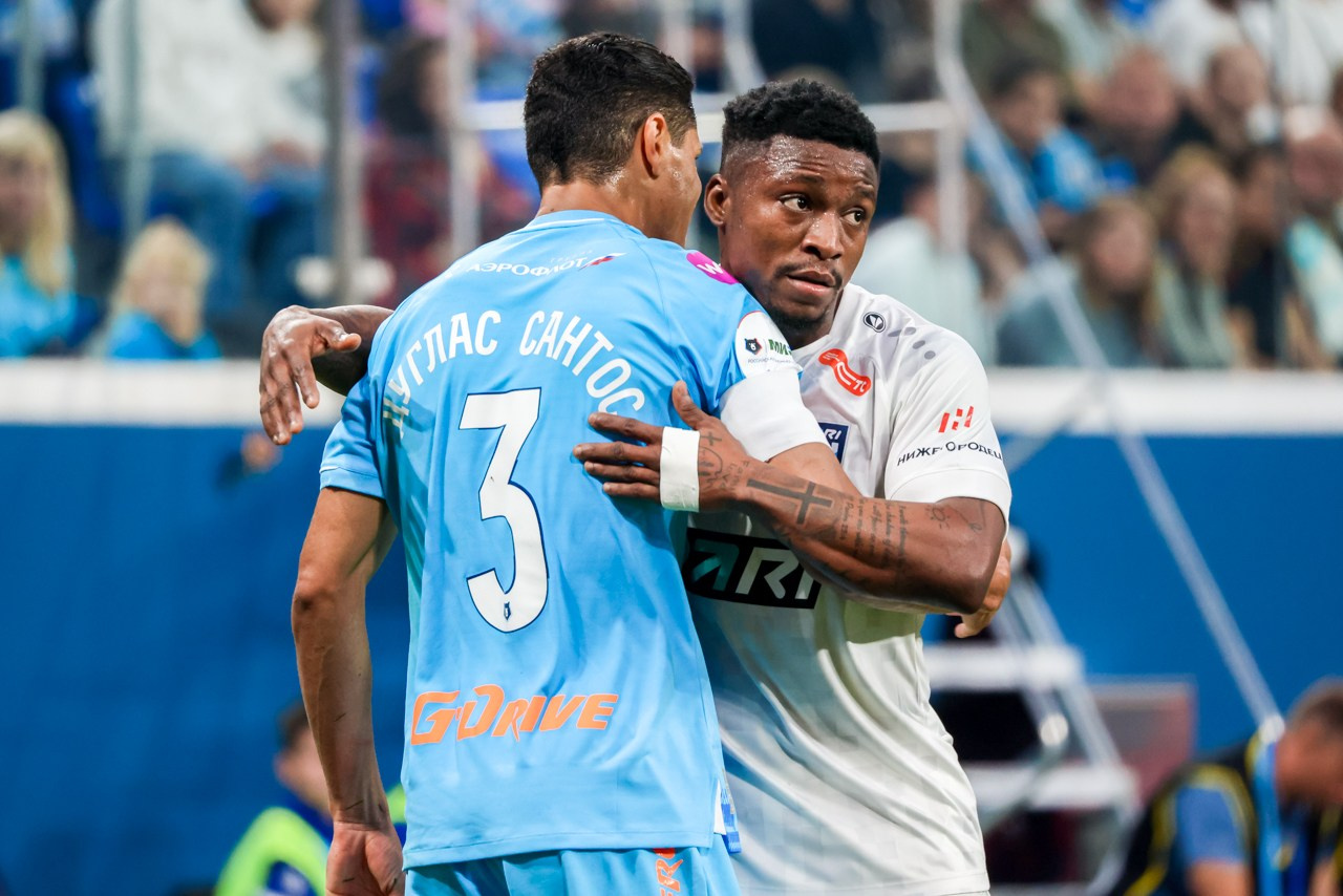 Матч 7-го тура МИР Российской Премьер-Лиги ФК Зенит- ФК Пари (Нижний Новгород). Спортивный кадр- сообщество спортивных фотографов РФ