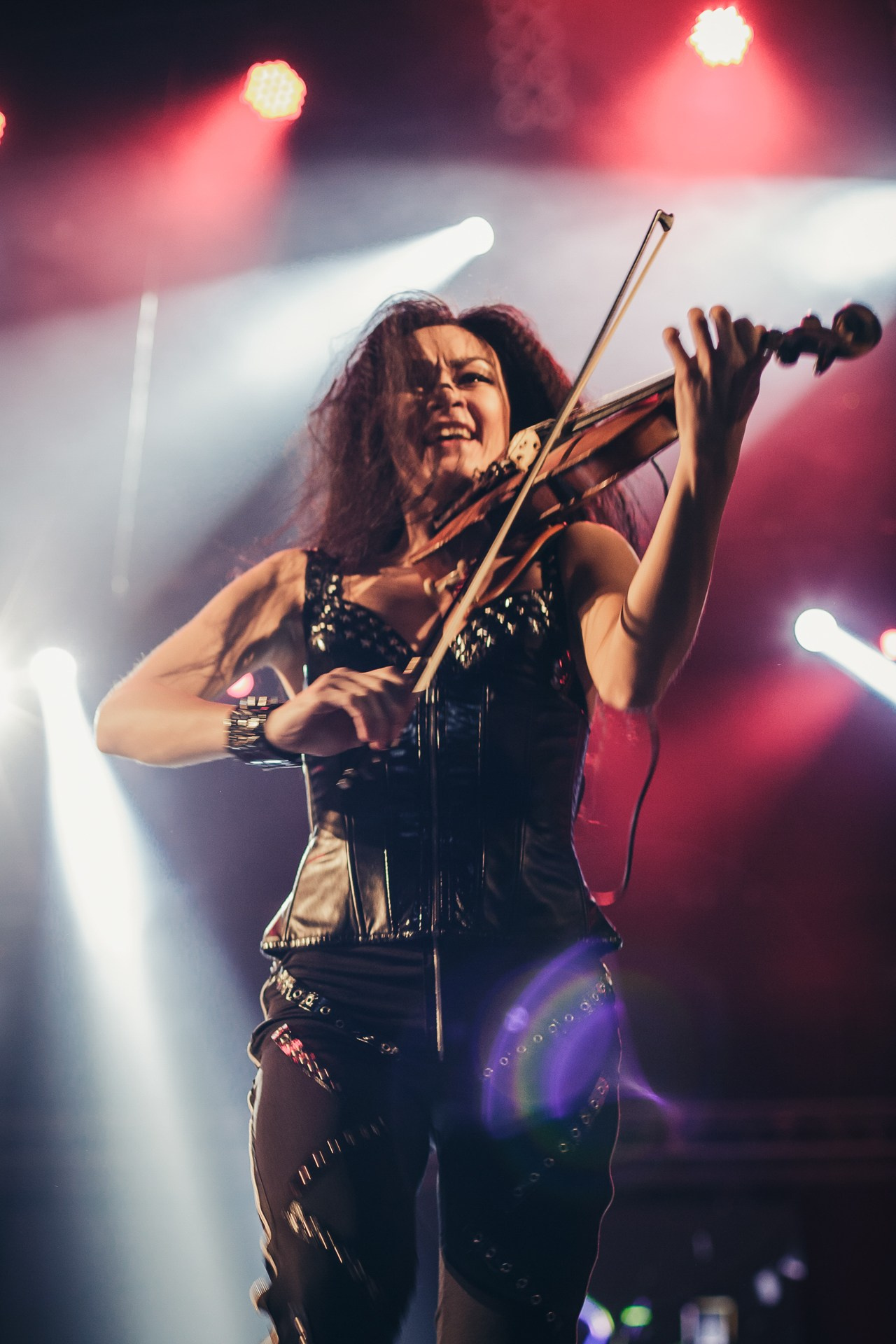 Концертный фотограф Виктор Гагарин. Снимаю крутые концерты в Сибири. Профессиональный фотограф Виктор Гагарин — Промышленная, Event, Портретная, Репортажная съемка в Новокузнецке, Кемерово, Новосибирске