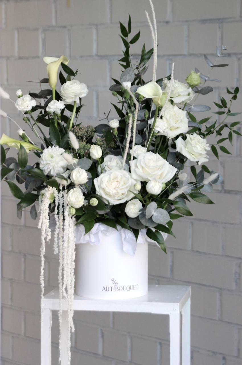 Бело-зеленая. Арт Букет- цветочный дом в Челябинске и Ревде