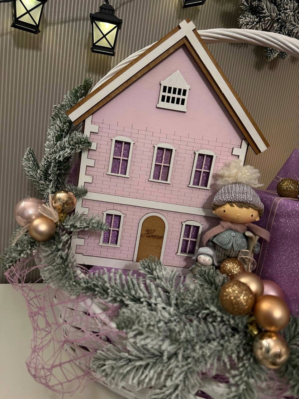 Новогодняя корзина. Студия подарочных наборов «Владия»