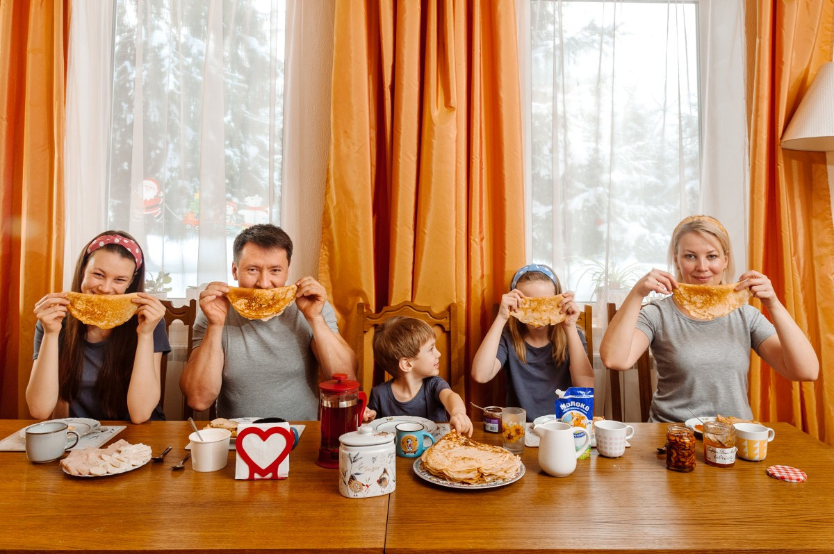 Зовите нас на свои семейные блинные съемки!. Семейный фотограф в Москве Елена Снегирева