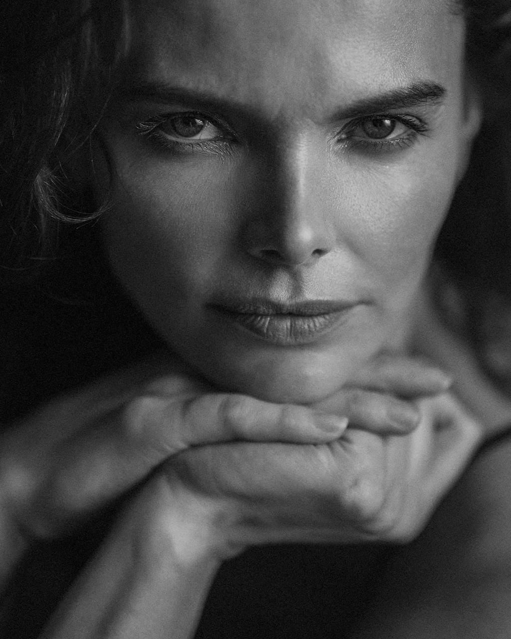 Портрет Лизы Боярской черно-белый