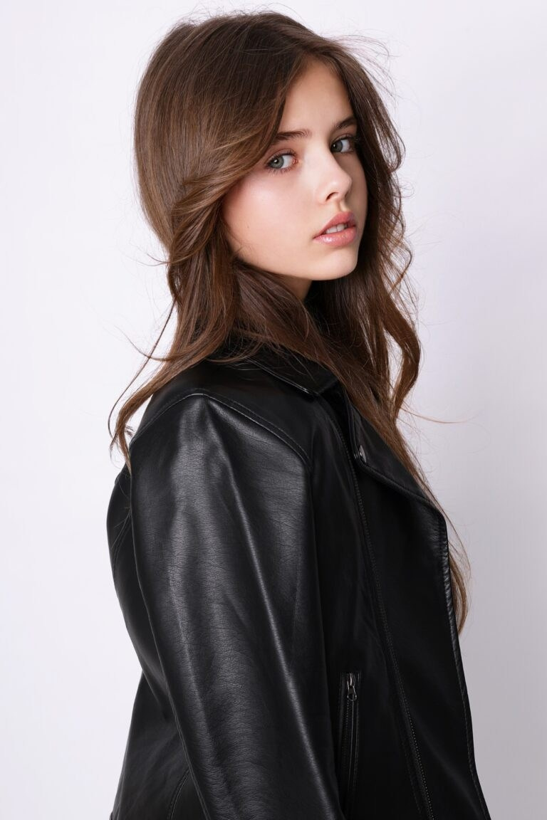 Мария Федосова. Съёмка одежды для маркетплейсов и брендов Morozova Production