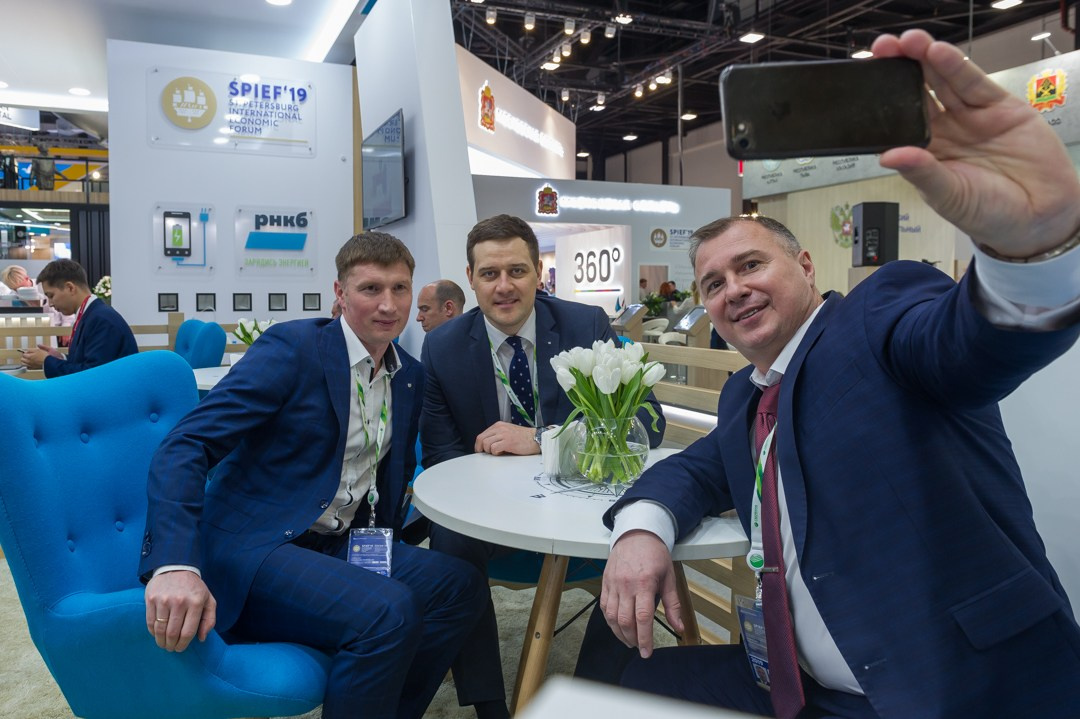 Фотосъемка конференций и форумов в Петербурге. Фотограф в Петербурге Олег Золото