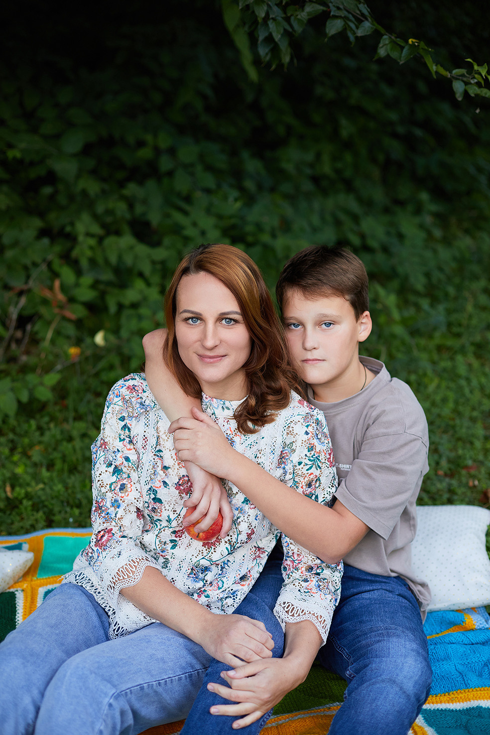 Мама и сын на пикнике. Фотограф. Тимашевск. Кубань. Краснодарский край.