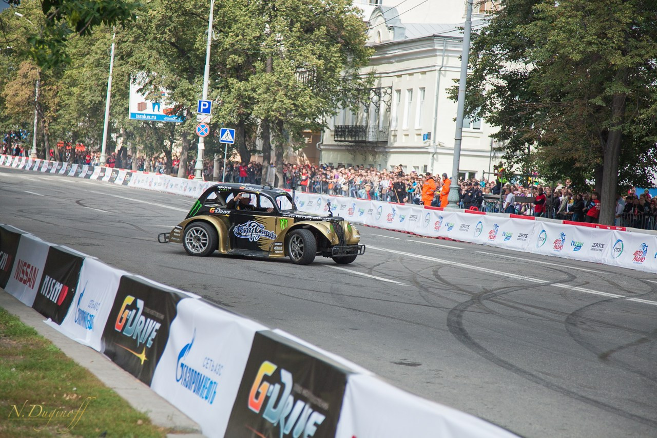 Nissan Nissmo Drive. Профессиональный фотограф Дугинов Николай | Екатеринбург