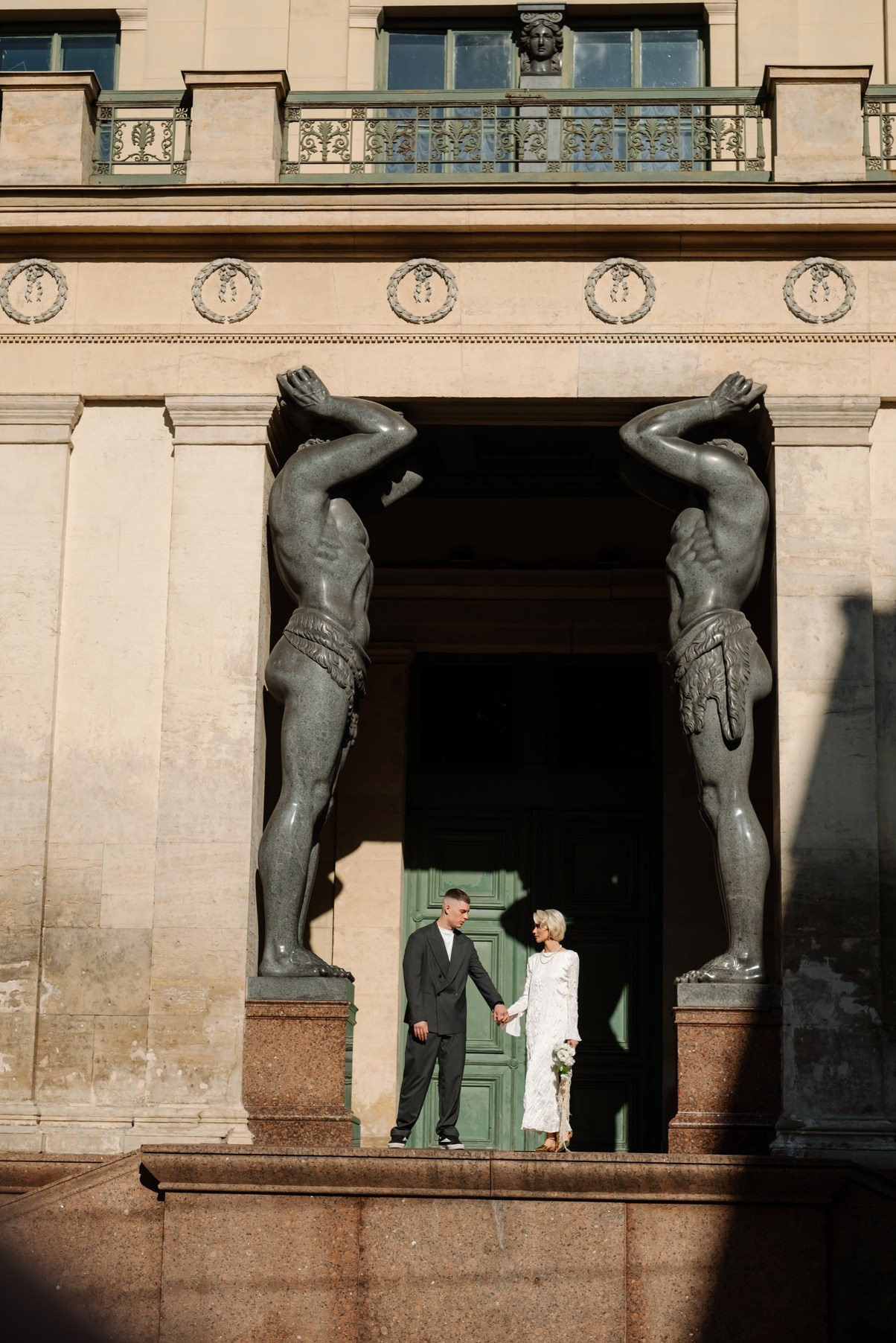 Прогулка у Атланов. Свадебный и сеейный фотограф в Санкт-Петербурге Елена Худякова
