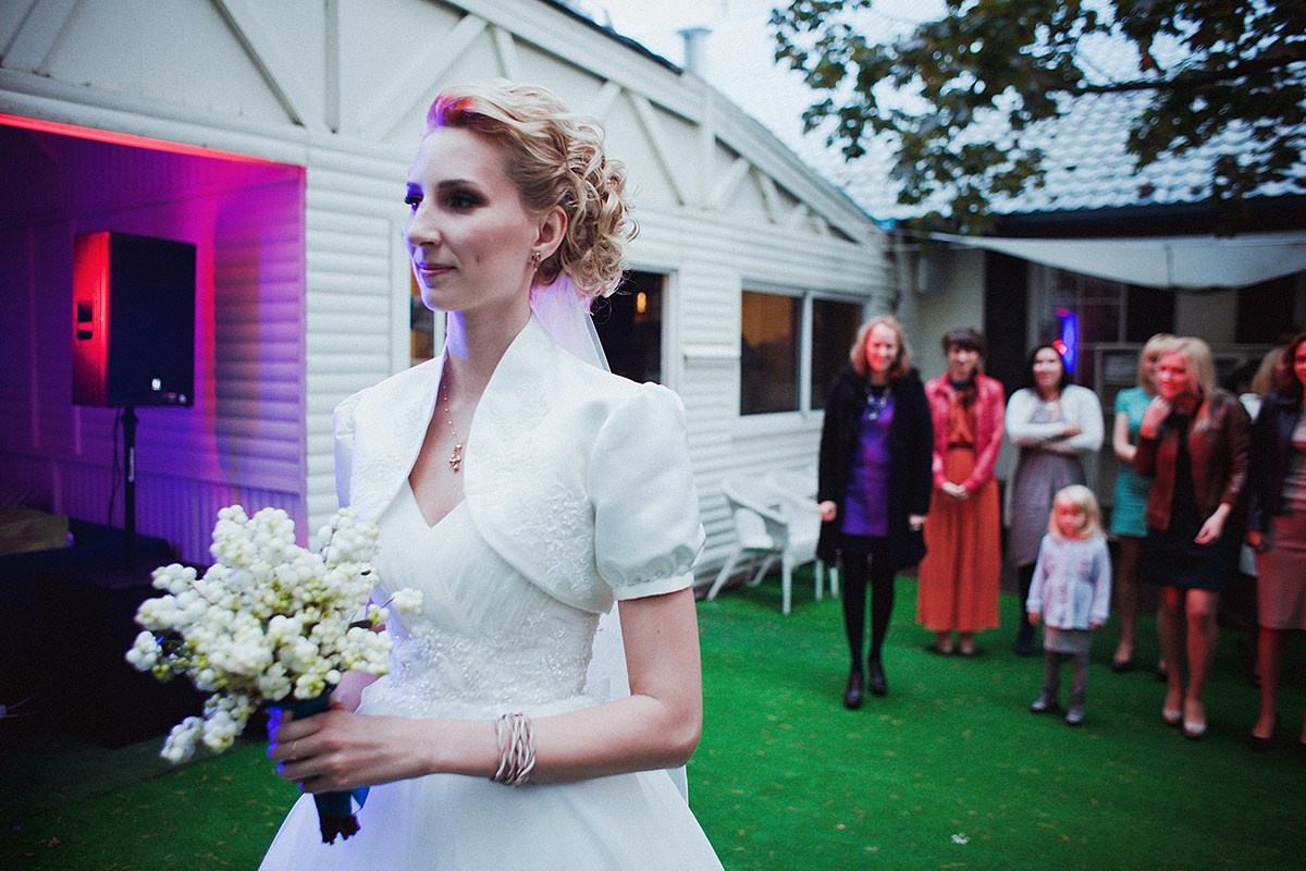 Свадебная прогулка Алекса и Даши. Фотограф крещение венчание в Петербурге! Помогает подобрать храм и посоветовал душевного батюшку в СПб