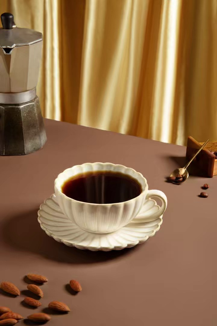 Концепты и готовые фото. Предметный фотограф в Москве Мария Игнатенко. Нейрофото, ретушь, сет-дизайн