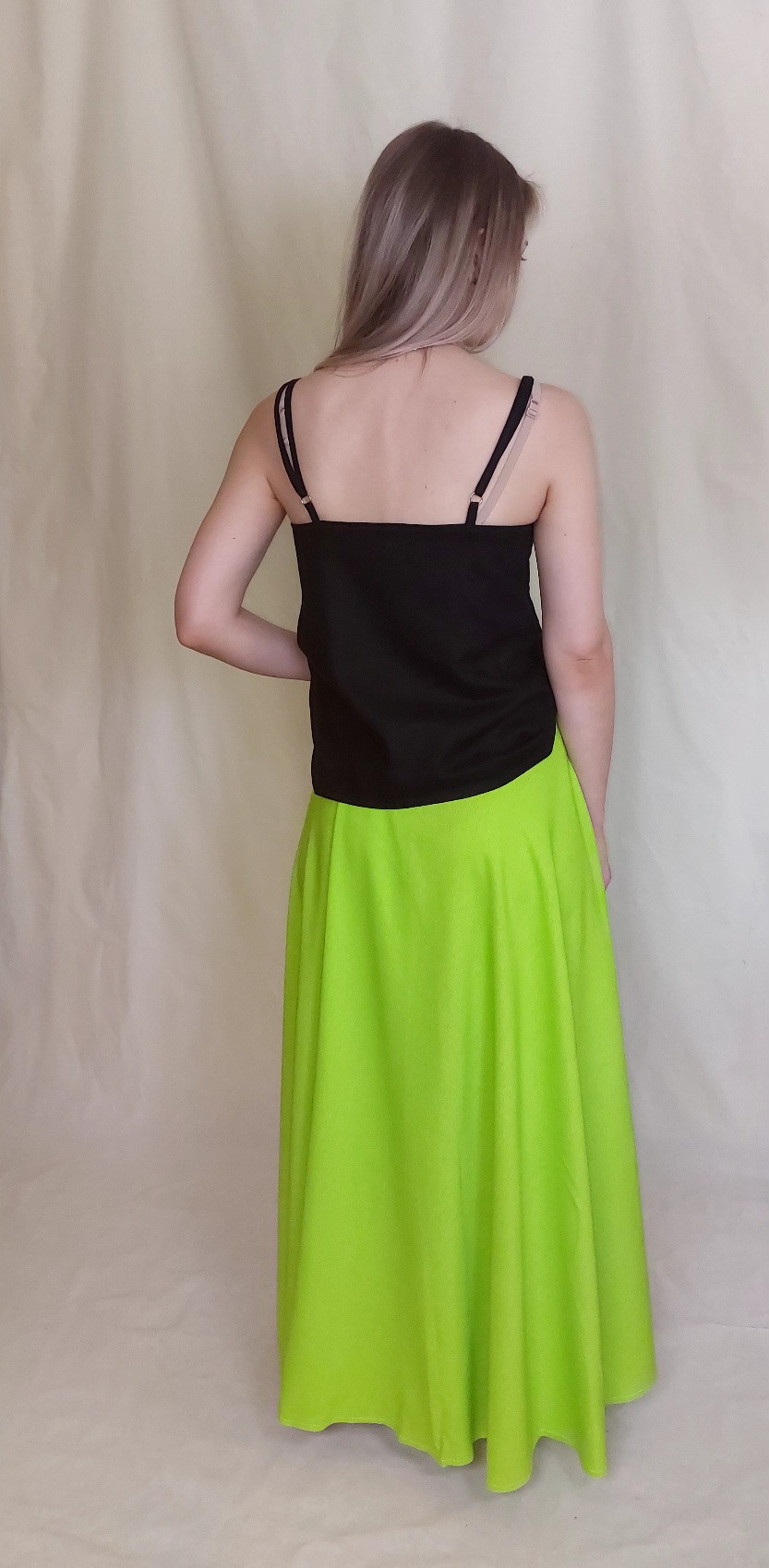 Юбка из ткани лён, с регулируемым поясом. Цвет - лайм. Размер: 42-46, 48-52. Цена - 3700 руб.