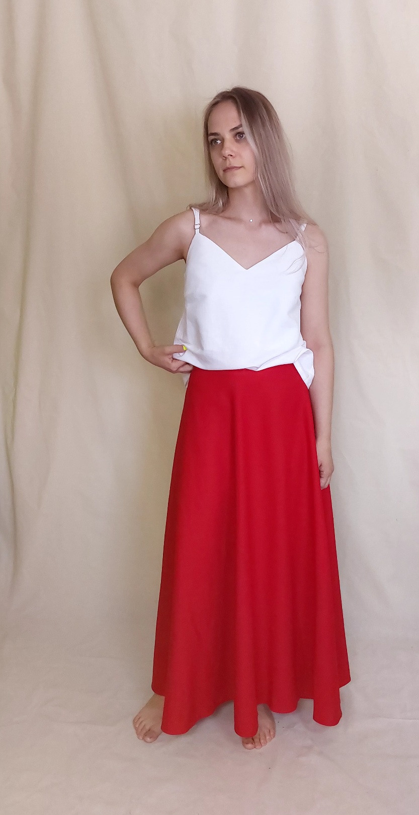 Юбка из ткани лён, с регулируемым поясом. Цвет - огненно-красный. Размер: 42-46, 48-52. Цена - 3700 руб.