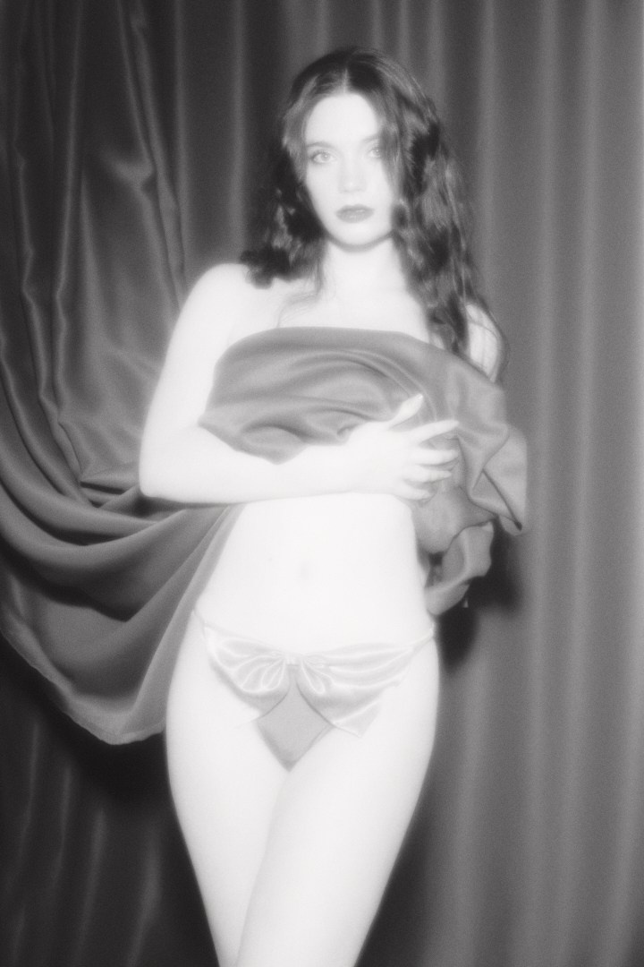 Home Video for Sweet Valentine. Fashion Photographer Oxana Chernomorets