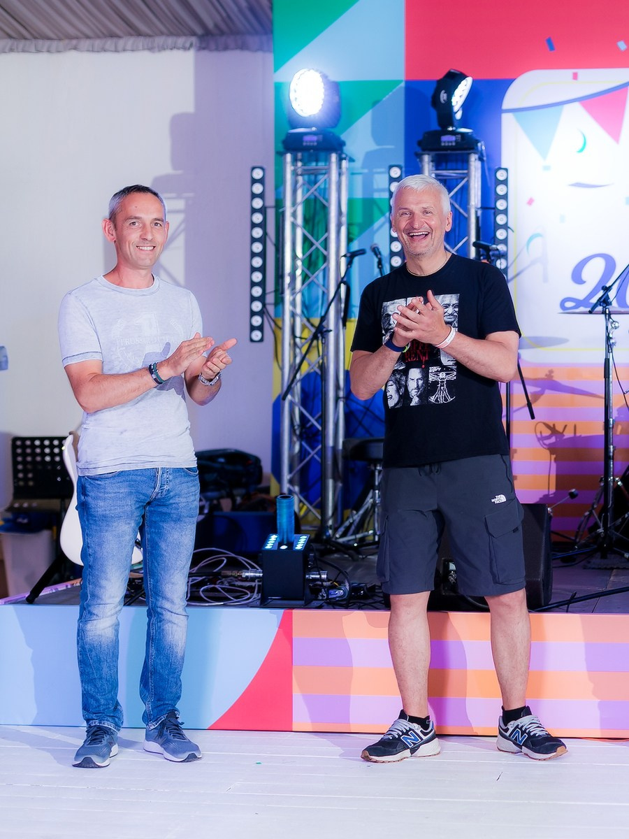 Фотосъемка корпоратива Major на берегу строгинской поймы. Репортажный фотограф Борис Геер