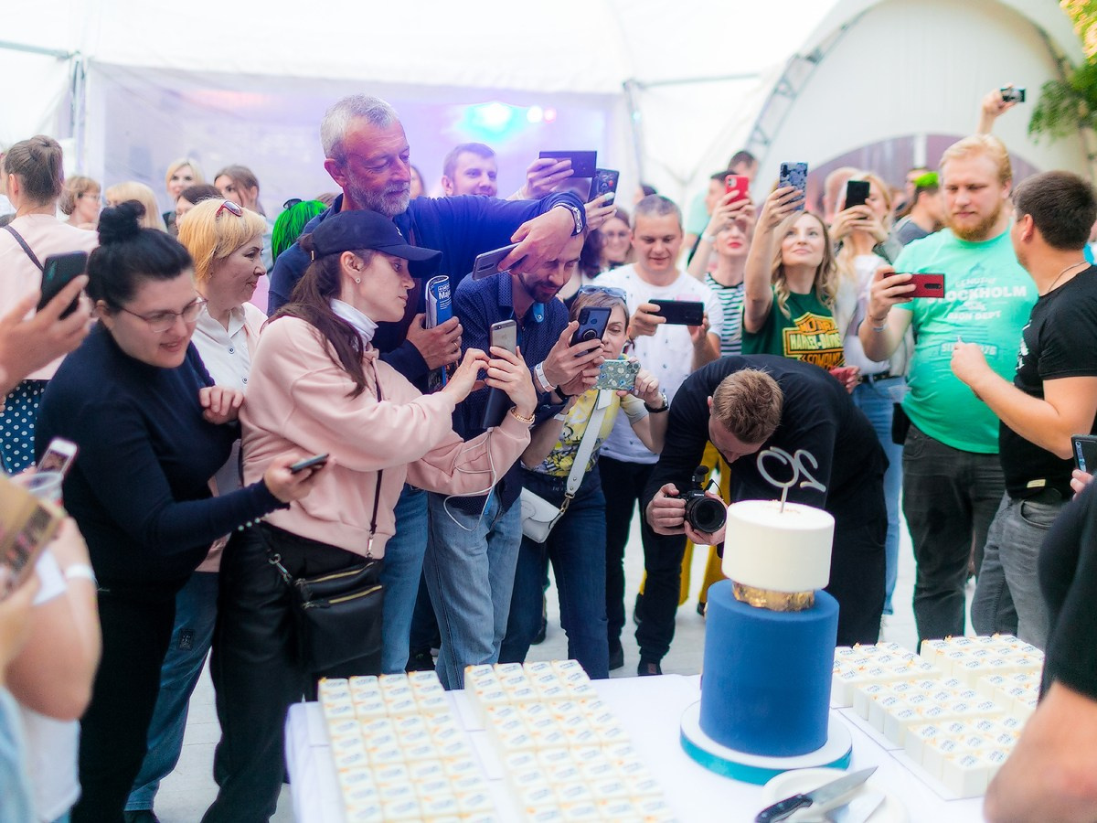 Фотосъемка корпоратива Major на берегу строгинской поймы. Репортажный фотограф Борис Геер