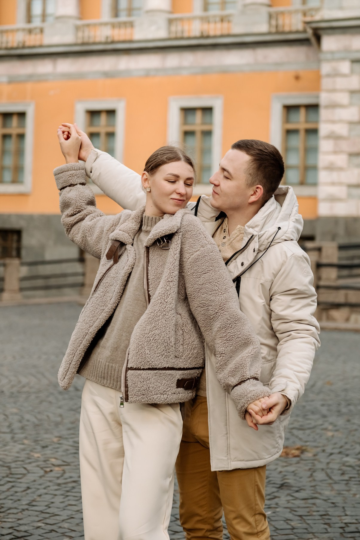 Осенняя фотосессия с парнем в Питере в центре города. Свадебный и сеейный фотограф в Санкт-Петербурге Елена Худякова