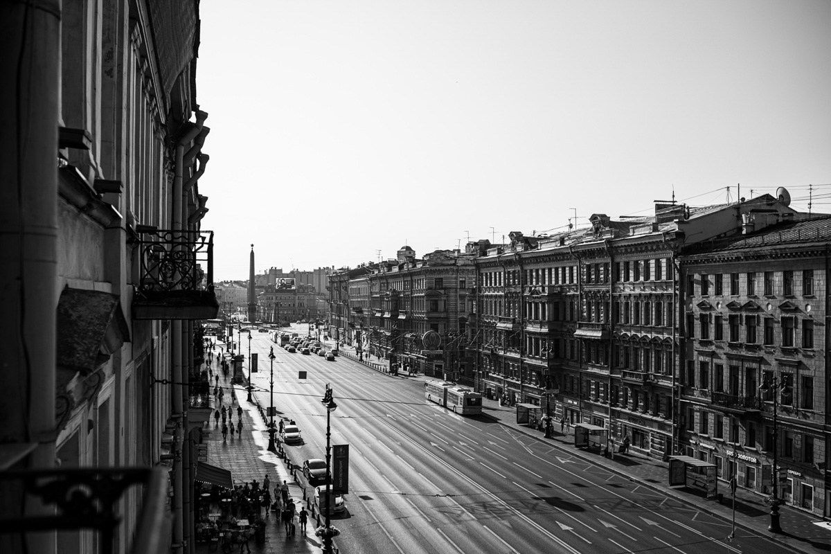 Свадебная фотосессия на Невском. Свадебный фотограф СПБ